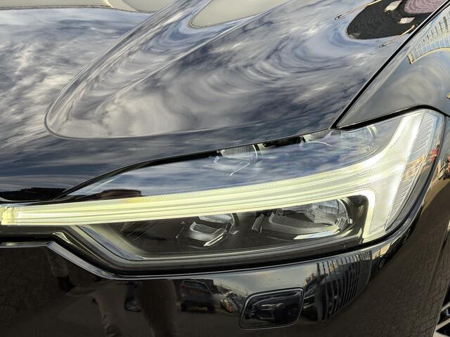 Volvo XC60 2.0 T6 Plug-in hybrid AWD Ultimate Bright | Long Range | Massage | Bowers & Wilkens | Geventileerde/verwarmbare stoelen | Camera | Keyless entry/start | Schuif/kantel panoramadak |