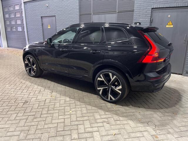 Volvo XC60 T8 Plug-in hybrid Ultra Black Edition | FACELIFT | 22 Inch | Luchtvering | Head-Up | 360° Camera | ACC