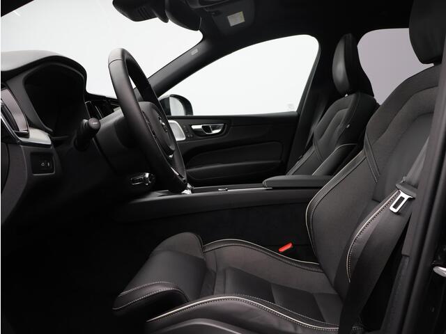 Volvo XC60 T8 AWD Plug-in hybrid AWD Ultra Black Edition / Luchtvering / Trekhaak / B&W audio / 360 camera / Privacy glass