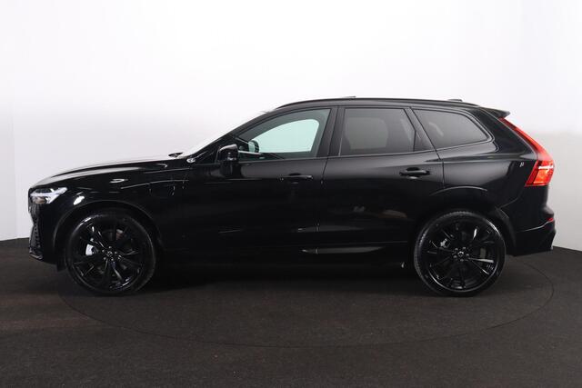 Volvo XC60 T6 Recharge AWD Plus Black Edition - Panorama/schuifdak - IntelliSafe Assist & Surround - Adaptieve LED koplampen - Parkeercamera achter - Verwarmde voorstoelen, stuur & achterbank - Parkeersensoren voor & achter - Elektr. bedienb. voorstoelen met geheuge
