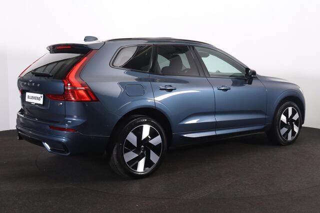 Volvo XC60 T8 Recharge AWD Ultra Dark - Panorama/schuifdak - IntelliSafe Assist & Surround - 360º Camera - Bowers & Wilkins audio - Adaptieve LED koplampen - Verwarmde voorstoelen, stuur & achterbank - Parkeersensoren voor & achter - Elektr. bedienb. voorstoelen met