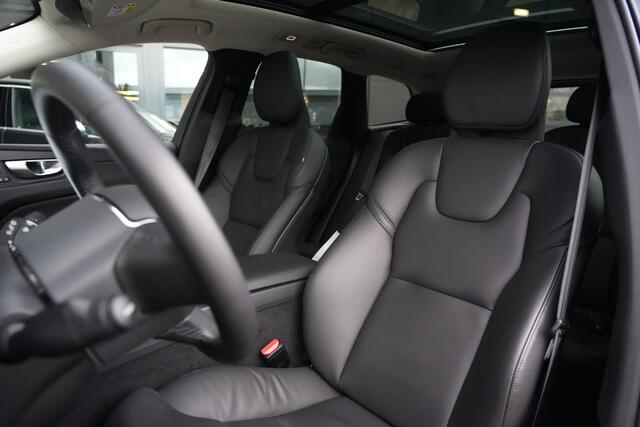 Volvo XC60 2.0 T8 Plug-in hybrid AWD Plus Dark 455pk Panoramadak/HarmanKardon/Camera