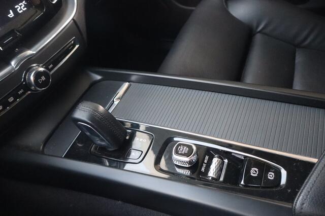 Volvo XC60 2.0 B5 | Geen import | Stoel en stuur verwarming | Harman Kardon