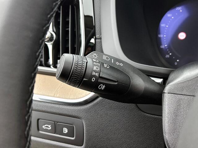 Volvo XC60 Ultra Bright Recharge Plug-In Hybrid AWD | Panorama dak | Bowers