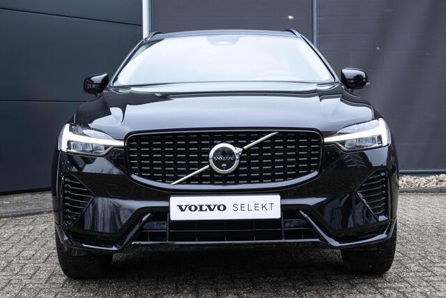 Volvo XC60 2.0 T6 Plug-in hybrid AWD Plus Dark Premium Audio by Harman en Kardon| Panoramadak| Semi Electrische Trekhaak| Lederen Interieur| Adaptieve Cruise Control| Blind Spot| Interieur Voorverwarming| Keyless Entry.