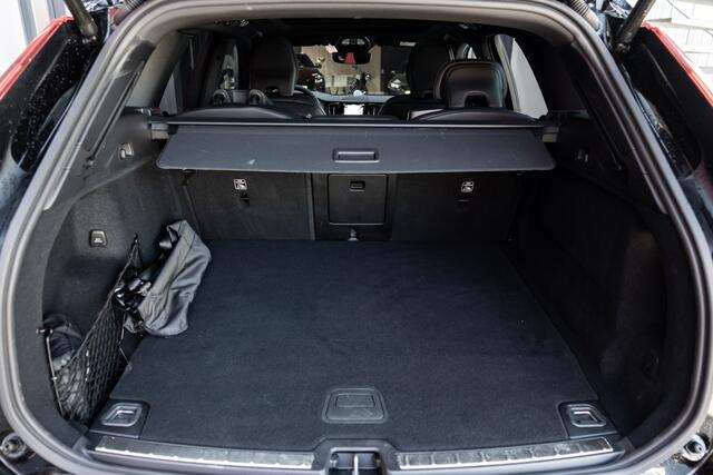 Volvo XC60 T8 Plus Black Edition AWD | H&K | 360 Cam | Pano |