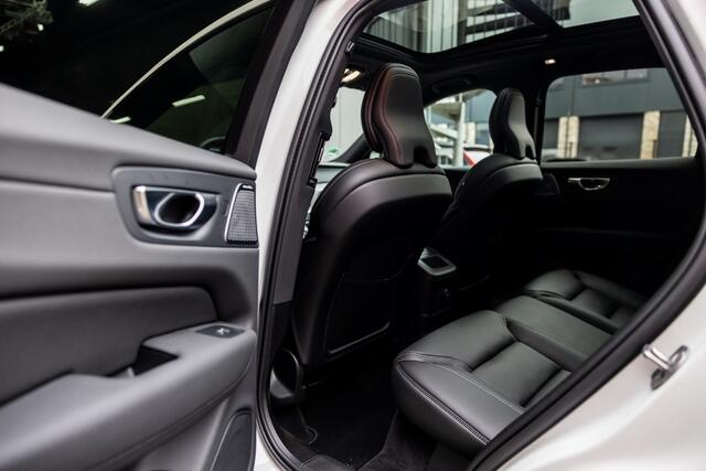 Volvo XC60 T8 Ultra Black Edition AWD Facelift | Massage | Luchtvering | B&