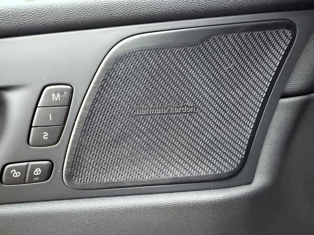 Volvo XC60 2.0 T8 Twin Engine AWD R-Design Automaat Polestar/Schuifdak