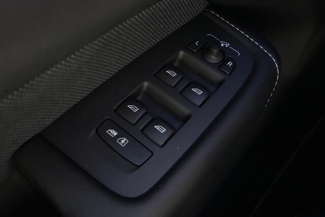 Volvo XC60 2.0 T8 Recharge AWD R-Design 392pk Panoramadak/Stoelverwarming/360Camera