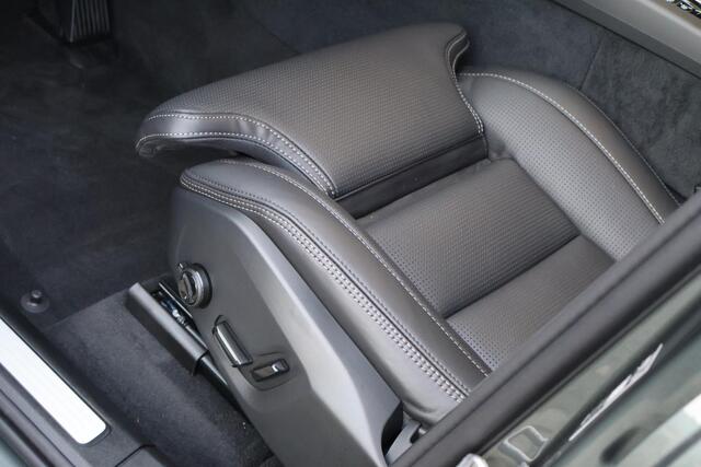 Volvo XC60 T6 Plug-in hybrid AWD Ultra Dark | FULL OPTION | Luchtvering | Bowers & Wilkins | Gelaagd glas