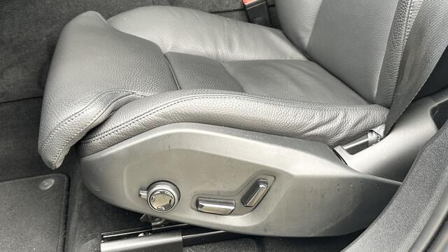 Volvo XC60 2.0 T8 Plug-in hybrid AWD Plus Dark | Panorama | Google Maps | Camera | Leder