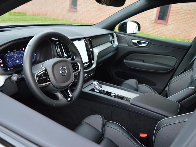 Volvo XC60 2.0 T8 Recharge AWD Ultimate Dark