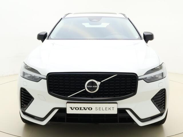 Volvo XC60 T6 Plug-in hybrid AWD Ultimate Dark / 20 '' Velgen / Head-up Display / Blis / Semi elektrisch trekhaak /