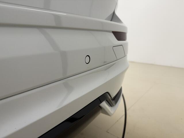 Volvo XC60 T6 Plug-in hybrid AWD Ultimate Dark / 20 '' Velgen / Head-up Display / Blis / Semi elektrisch trekhaak /