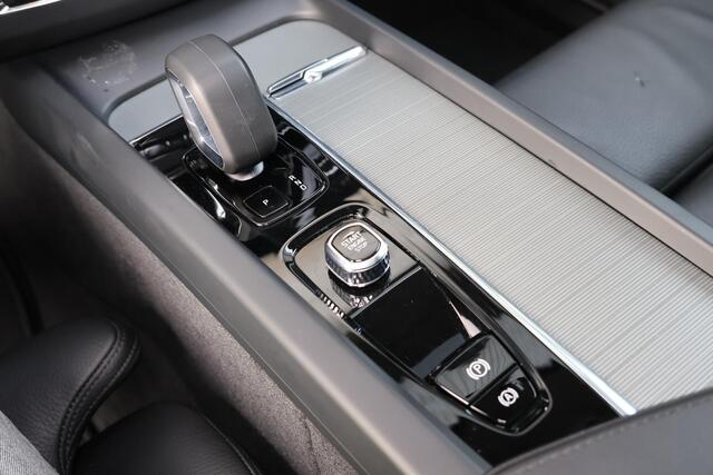 Volvo XC60 T6 Plug-in Hybrid AWD Plus Bright Auto