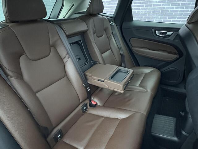 Volvo XC60 2.0 T8 Twin Engine AWD Momentum | Luchtvering | Trekhaak | Carplay/android auto | parkeersensoren V+A | Leder | Schuif/kantel panoramadak |