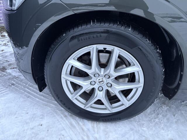 Volvo XC60 2.0 T8 Twin Engine AWD Momentum | Luchtvering | Trekhaak | Carplay/android auto | parkeersensoren V+A | Leder | Schuif/kantel panoramadak |