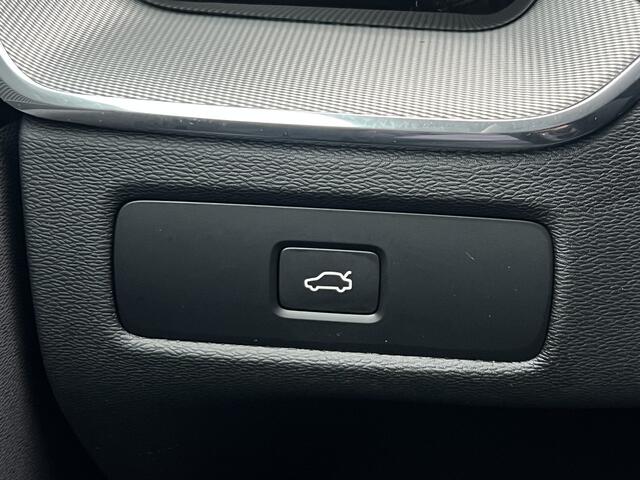 Volvo XC60 B4 Plus Dark | Trekhaak | Camera | Memory