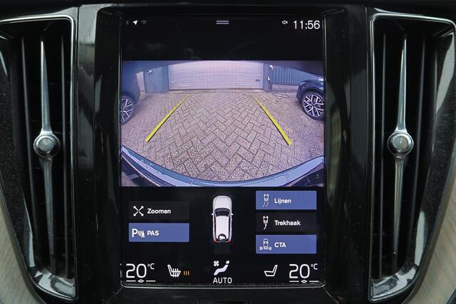 Volvo XC60 B5 Inscription - Panorama/schuifdak - IntelliSafe Assist & Surround - Parkeercamera achter - Verwarmde voorstoelen - Parkeersensoren voor & achter - Elektr. bedienb. bestuurdersstoel met geheugen - Head up display - Elektr. inklapbare trekhaak - 19' LMV