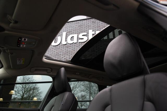 Volvo XC60 2.0 T6 Plug-in hybrid AWD Plus Dark , Panoramadak, Carplay,