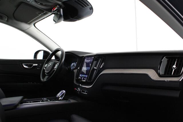 Volvo XC60 2.0 T6 Plug-in hybrid AWD Inscription 341pk/Trekhaak/Pano.schuif/Memory/Leer/ONYX BLACK/Apple CarPlay/Standverwarming