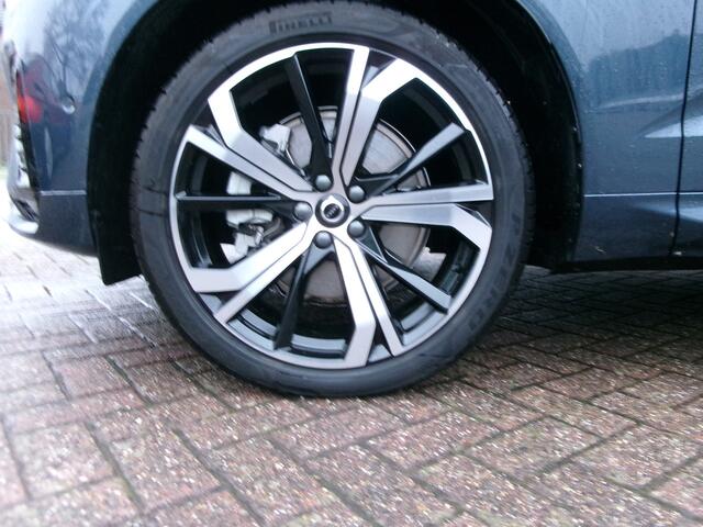 Volvo XC60 2.0 T8 Plug-in hybrid AWD Plus Dark