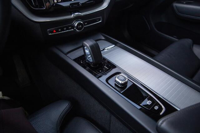 Volvo XC60 2.0 T6 Plug-in hybrid AWD Plus Bright , Panoramadak, Keyless entry, Carplay,