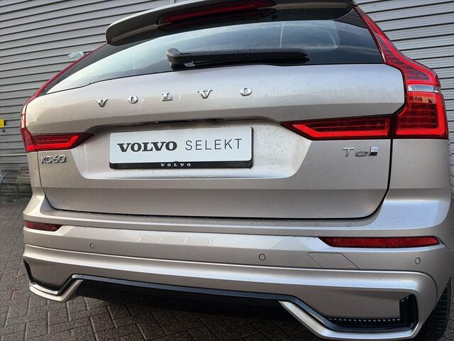 Volvo XC60 2.0 T6 Plug-in hybrid AWD Plus Dark / Panoramadak / elektr. stoelen met geheugen / trekhaak /