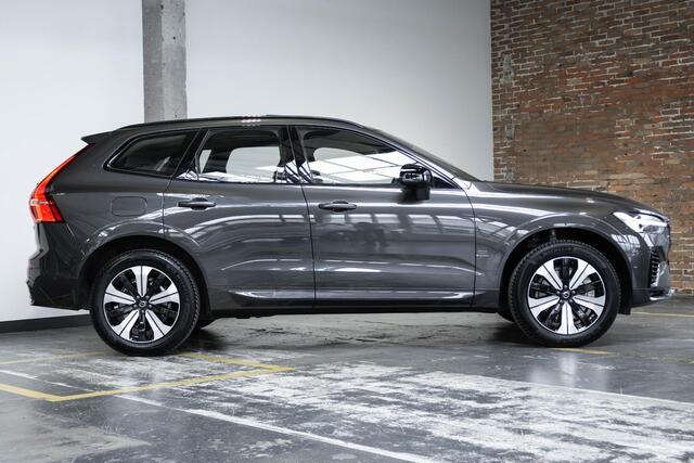 Volvo XC60 T6 Plug-in hybrid AWD Plus Dark | Trekhaak | Verwarmbare voorstoelen+stuurwiel+achterbank | Premium audio by Harman Kardon | Rondom zichtcamera | 19 inch lichtmetalen velgen | Google Infotainment |