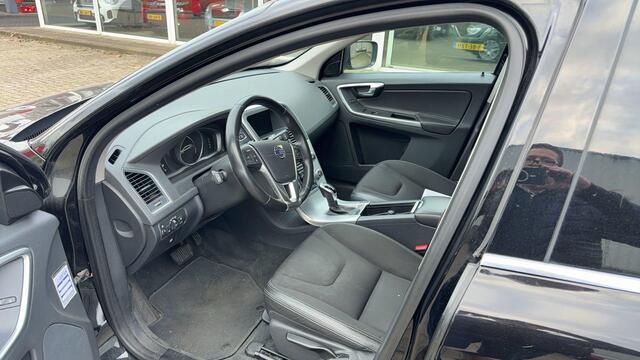 Volvo XC60 Momentum 5 Cilinder Diesel AWD VAN Euro 6