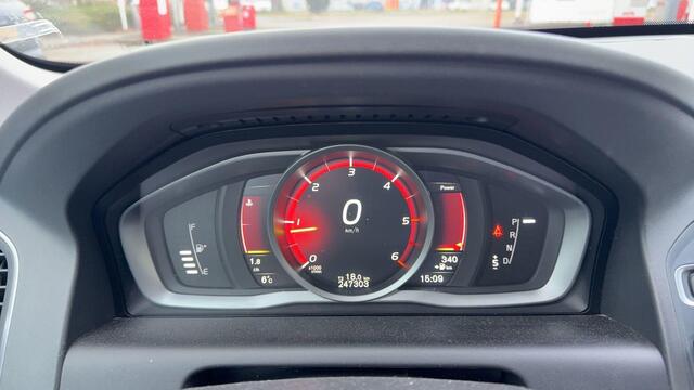 Volvo XC60 Momentum 5 Cilinder Diesel AWD VAN Euro 6