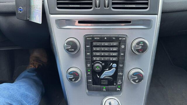 Volvo XC60 Momentum 5 Cilinder Diesel AWD VAN Euro 6