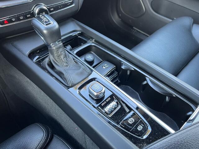 Volvo XC60 Grijs Kenteken. Leer, Camera, Led Koplampen