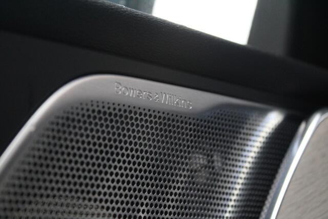 Volvo XC60 2.0 Recharge T8 AWD Inscription - B&W - 360 Camera - HUD - Stoel/Stuurverwarming - Pano - Pilot Assist - BLIS - Rijklaar