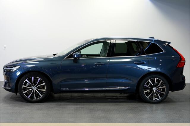 Volvo XC60 2.0 T6 AWD Recharge Long Range 293kW/399pk Aut8 Ultimate Bright LUCHTVERING + BOWERS&WILKINS + EL.TREKHAAK + PANORAMADAK + PILOT ASSIST + ADAPT.CRUISE + LANE ASSIST + STOEL&STUURVERWARMING + CAMERA + HEAD-UP + PD-GLASS + PARKSENSOREN + 20" LM-VELGEN!