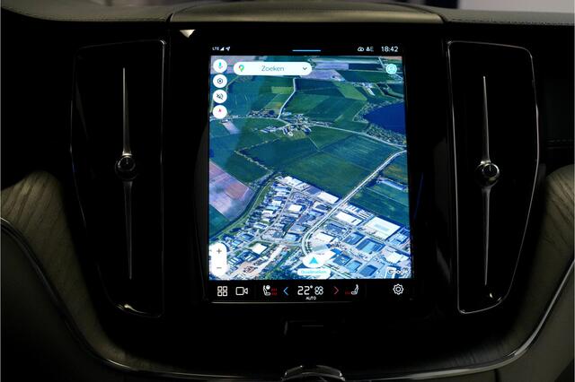 Volvo XC60 2.0 T6 AWD Recharge Long Range 293kW/399pk Aut8 Ultimate Bright LUCHTVERING + BOWERS&WILKINS + EL.TREKHAAK + PANORAMADAK + PILOT ASSIST + ADAPT.CRUISE + LANE ASSIST + STOEL&STUURVERWARMING + CAMERA + HEAD-UP + PD-GLASS + PARKSENSOREN + 20" LM-VELGEN!