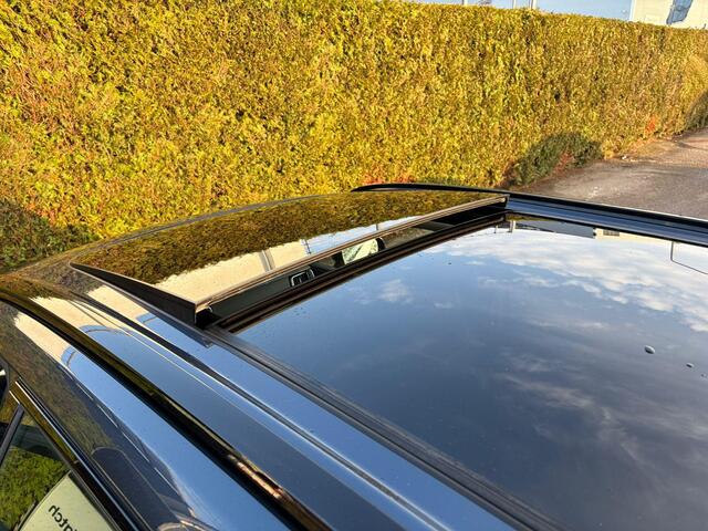 Volvo XC60 2.0 T6 Plug-in hybrid AWD Plus Dark | Panoramadak | Trekhaak | 360 Camera | Stoel & Stuur Verwarming |