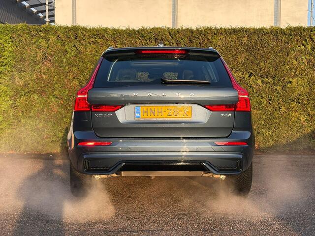 Volvo XC60 2.0 T6 Plug-in hybrid AWD Plus Dark | Panoramadak | Trekhaak | 360 Camera | Stoel & Stuur Verwarming |