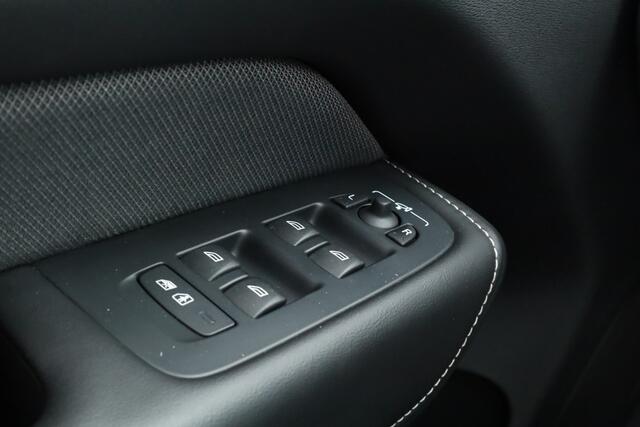 Volvo XC60 2.0 T8 Plug-in hybrid AWD Plus Black Edition | Pano | Memory Seats | H&K Audio | 360cam | Pilot Assist | 4x Stoelverw. | Bliss | Google Info.