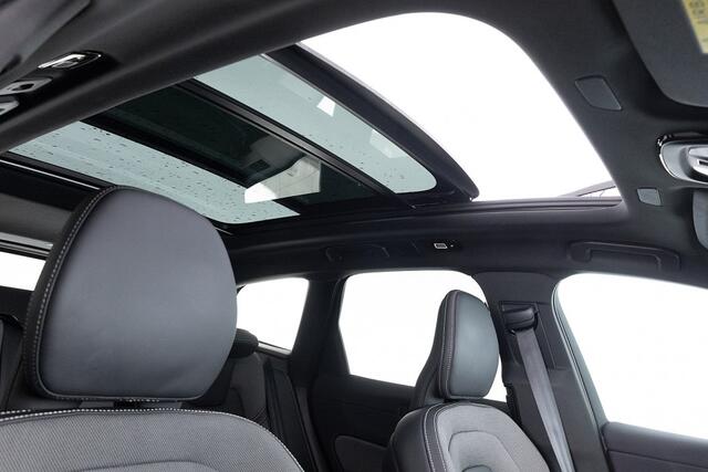 Volvo XC60 2.0 T8 Plug-in hybrid AWD Ultimate Dark | PANORAMADAK | harman/kardon | 360 Camera | LUCHTVERING