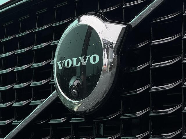 Volvo XC60 2.0 T8 Plug-in hybrid AWD Ultra Dark PHEV, Automaat, Luchtvering, Bowers & Wilkins audio, Trekhaak semi elektrisch, Panoramadak, 21 inch wielen, Stoel- en stuurverwarming, Gelaagde zijruiten, Extra getinte ramen