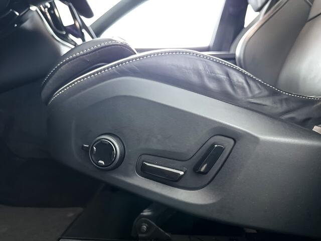 Volvo XC60 T6 Plug-in hybrid AWD R-Design | Panoramadak | Parkeercamera | Harman Kardon | Stoel- en Stuurverwarming