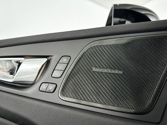 Volvo XC60 T6 Plug-in hybrid AWD R-Design | Panoramadak | Parkeercamera | Harman Kardon | Stoel- en Stuurverwarming