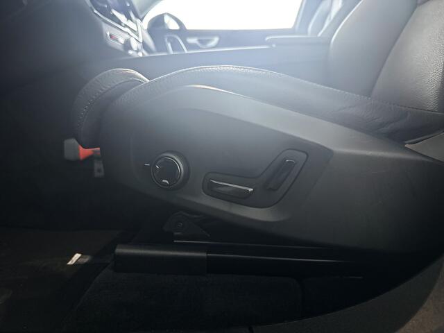 Volvo XC60 T6 Plug-in hybrid AWD Plus Dark | Panoramadak | 360° camera | Stoel- en Stuurverwarming | Trekhaak