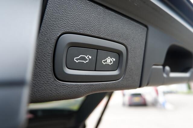 Volvo XC60 2.0 T6 AWD Pus Dark / INCL. Garantie / 360 Camera / Pano