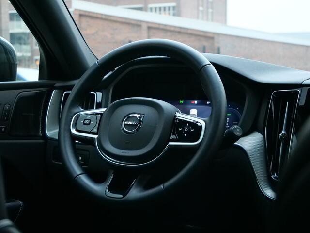 Volvo XC60 2.0 T6 Plug-in hybrid AWD Plus Dark 350 Pk Automaat Navi / Leer / Pano-dak / DAB / Apple Carplay / Harman Kardon