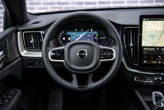 Volvo XC60 2.0 T8 Plug-in hybrid AWD Plus Black Edition | Harman Kardon Audio | Schuif-/Kanteldak | Stuur-/Stoelverwarming V+A | Adaptieve Cruise Control | BLIS |