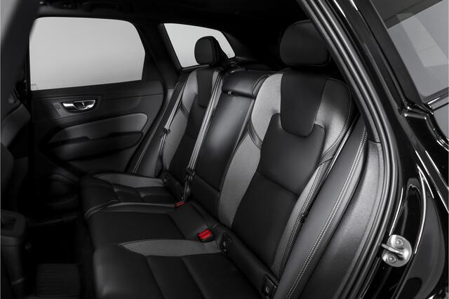 Volvo XC60 2.0 T6 Plug-in hybrid AWD Plus Black Edition - Facelift MY26 | Lighting Pack | 360 Camera | Dig. Cockpit | Adapt. Cruise | Elek. Klep | Stoel-+Stuurverw. | Harman/Kardon | NAV+App. Connect | ECC | LM 21" | 7432