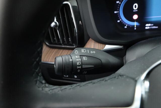 Volvo XC60 2.0 T6 Plug-in hybrid AWD Plus Dark | Luchtvering | Pano | Dig. Cockpit | Nav+App.Connect | Ventilatie | Stuur+Stoelverw. | Leder+Memory | 360*+PDC | Led v