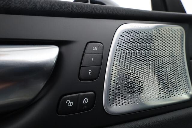 Volvo XC60 2.0 T8 Plug-in hybrid AWD Plus Dark | Luchtvering | Pano | Dig. Cockpit | Bowers/Wilkens | Bliss | HUD | Ventilatie | Stuur-Stoelverw. | 360*+PDC | Elek. Klep | 21'' V